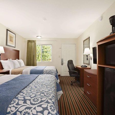 Days Inn by Wyndham Champaign/Urbana Bagian luar foto
