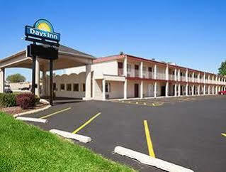 Days Inn by Wyndham Champaign/Urbana Bagian luar foto